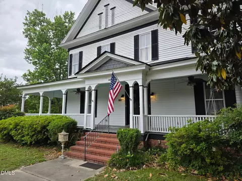 401 N Main St, Louisburg, NC 27549