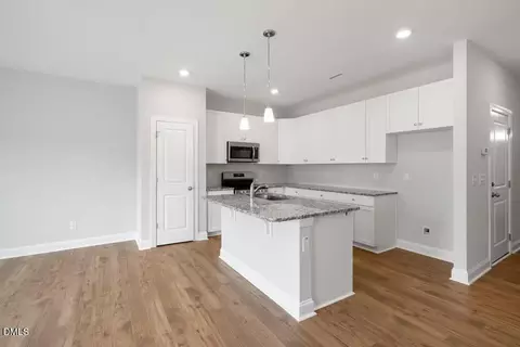 517 Eversden Dr, Zebulon, NC 27597 photo 9