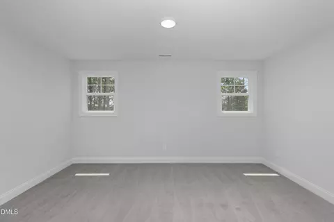 Bedroom - 159 N Rabbit Run Dr, Smithfield, NC 27577 photo 3 of 7