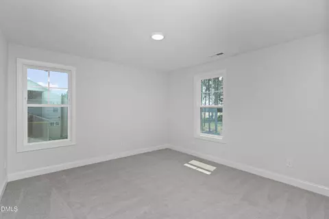 Bedroom - 159 N Rabbit Run Dr, Smithfield, NC 27577 photo 5 of 7