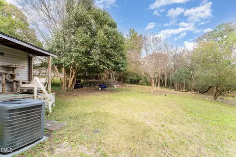 330 E Stallings St, Clayton, NC 27520 photo 3