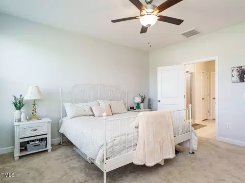 Bedroom - 7218 Cabernet Franc Dr, Willow Spring, NC 27592 photo 4 of 10