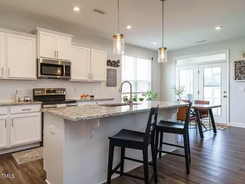 Kitchen - 7218 Cabernet Franc Dr, Willow Spring, NC 27592 photo 4 of 5