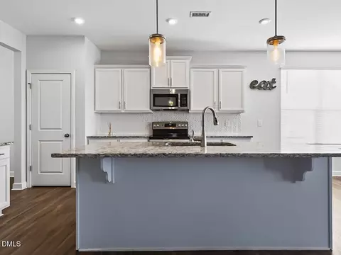 Kitchen - 7218 Cabernet Franc Dr, Willow Spring, NC 27592 photo 2 of 5