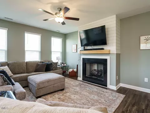Living - 7218 Cabernet Franc Dr, Willow Spring, NC 27592 photo 2 of 6