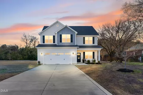 108 Pointe Dr, La Grange, NC 28551