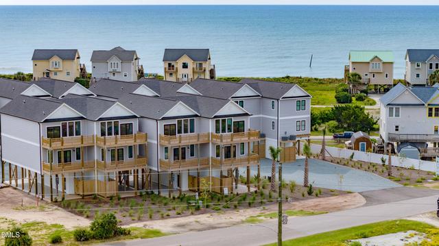 759 N Topsail Dr, Surf City, NC 28445 | MLS# 10137616 | 40 Photos - Movoto