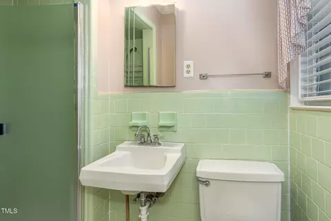 Bath - 1108 Friendly Rd, Dunn, NC 28334 photo 1 of 2