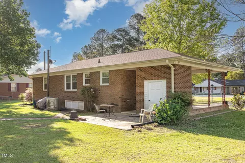 Exterior - 1108 Friendly Rd, Dunn, NC 28334 photo 2 of 4