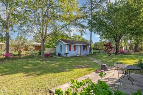 Exterior - 1108 Friendly Rd, Dunn, NC 28334 photo 3 of 4