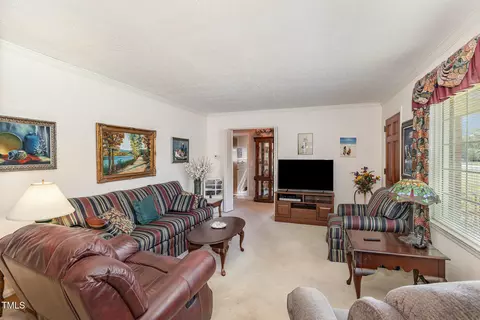 Living - 1108 Friendly Rd, Dunn, NC 28334 photo 2 of 2