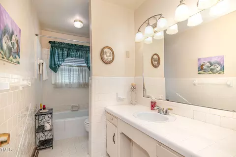 Bath - 1108 Friendly Rd, Dunn, NC 28334 photo 2 of 2
