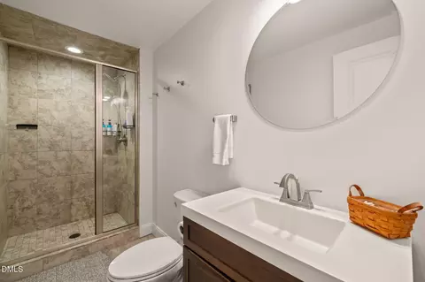 Bath - 7324 Shellburne Dr, Raleigh, NC 27612 photo 2 of 4