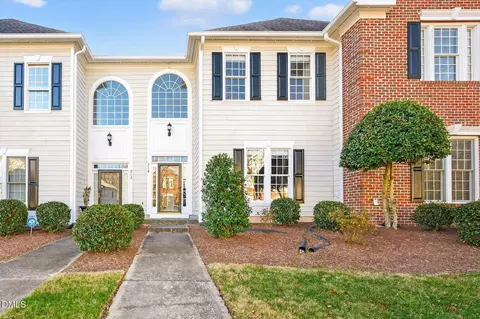 210 Anniston Ct, Cary, NC 27519