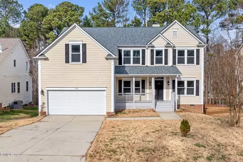 105 Holmhurst Ct, Cary, NC 27519