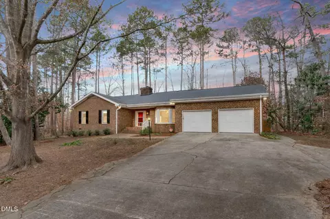 2204 Ridgefield Dr, Chapel Hill, NC 27517