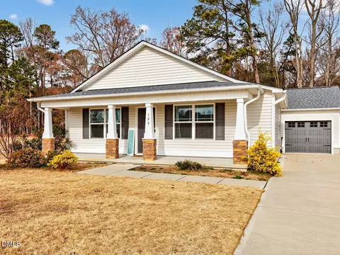 199 Sandcastle Ln, Four Oaks, NC 27524