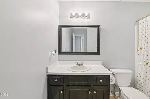 Bath - 10 Syracuse Pl, Durham, NC 27704 photo 3 of 4