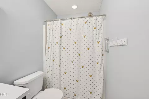 Bath - 10 Syracuse Pl, Durham, NC 27704 photo 4 of 4