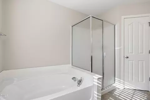 Bath - 8945 Cornwell Dr, Wake Forest, NC 27587 photo 2 of 3