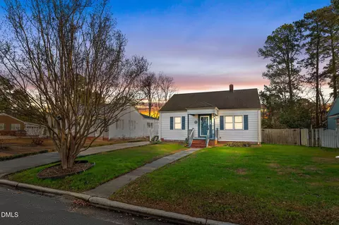 916 N Pembroke Ave N, Ahoskie, NC 27910