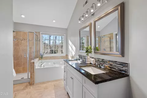 Bath - 103 Lone Eagle Ct, Cary, NC 27513 photo 3 of 4