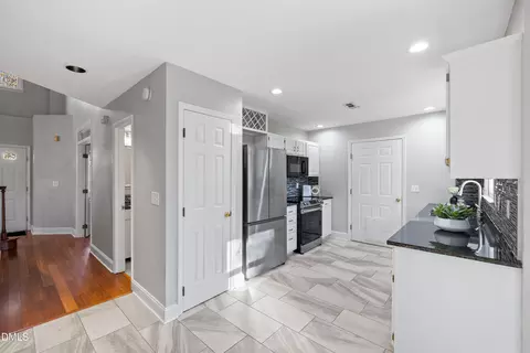 Entry Way - 103 Lone Eagle Ct, Cary, NC 27513 photo 2 of 2