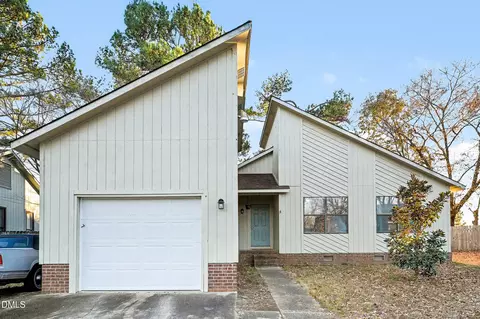 5805 Horton Pl, Fayetteville, NC 28314