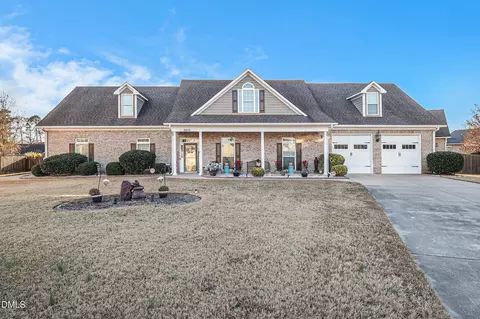 2812 Guildsmen Ct, Fayetteville, NC 28306