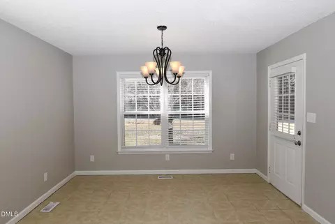 Dining - 2355 Smith Rd, Smithfield, NC 27577 photo 1 of 2