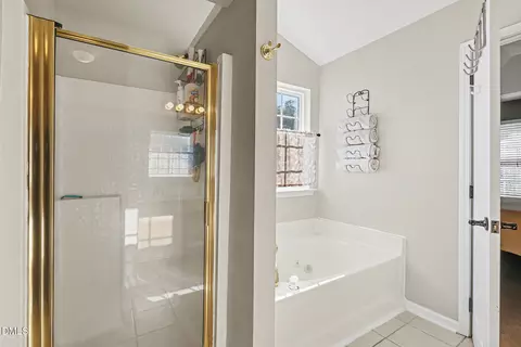 Bath - 5002 Gaithers Pointe Dr, Durham, NC 27713 photo 2 of 4
