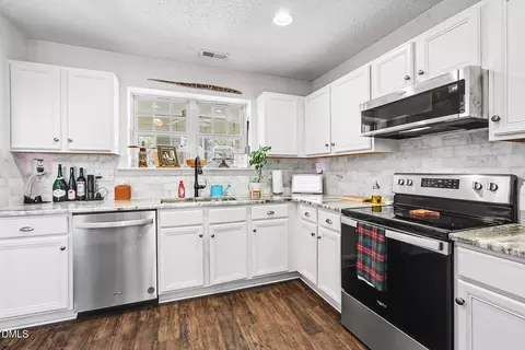Kitchen - 5002 Gaithers Pointe Dr, Durham, NC 27713 photo 3 of 3