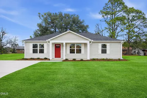 222 Rae St, Warsaw, NC 28398