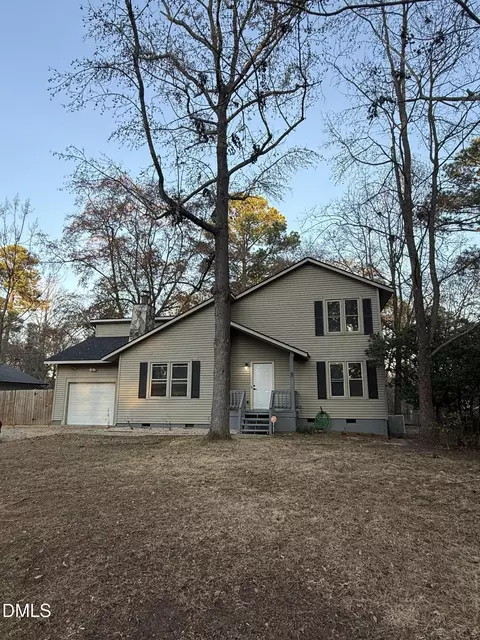 419 Offing Dr, Fayetteville, NC 28314