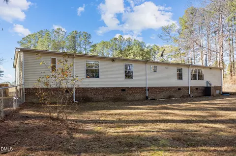 102 Foxtree Ct, Benson, NC 27504 photo 5