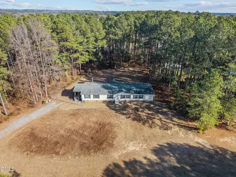 102 Foxtree Ct, Benson, NC 27504 photo 4