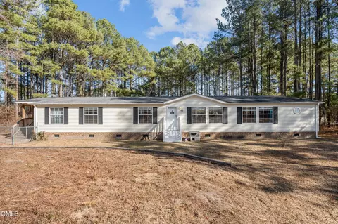 102 Foxtree Ct, Benson, NC 27504