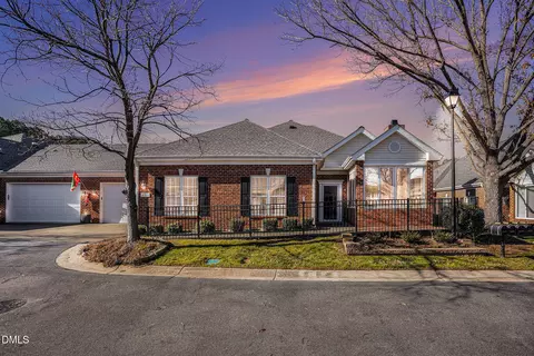4703 Lewisham Ct, Raleigh, NC 27612