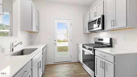 252 Otter Lodge St, Sanford, NC 27330