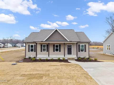 924 Micro Rd W, Selma, NC 27576