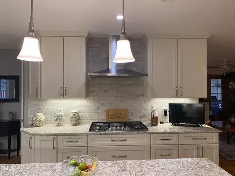 Kitchen - 263 Pine Trl, Henderson, NC 27537 photo 5 of 5
