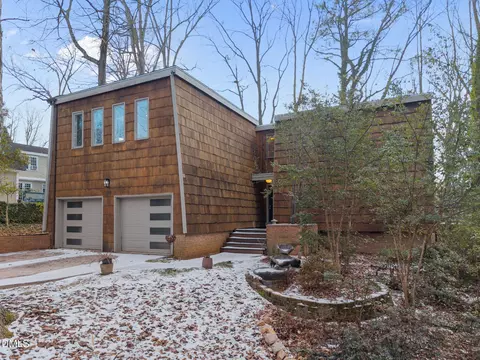 1108 Hemingway Dr, Raleigh, NC 27609