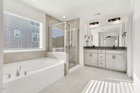 Bath - 80 Capewood Ct, Garner, NC 27529 photo 2 of 3