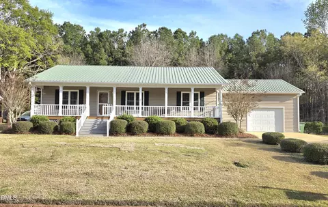 107 Oak Park Dr, Benson, NC 27504