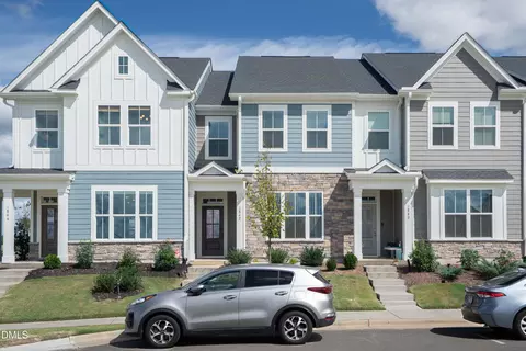 1842 Piney Falls Dr, Wendell, NC 27591