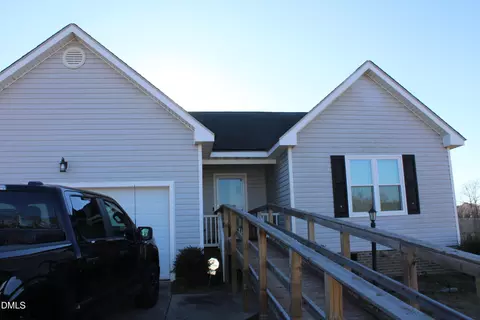 212 Sunridge Ln, Pikeville, NC 27863