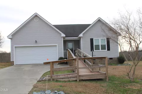 212 Sunridge Ln, Pikeville, NC 27863