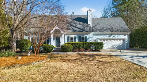 716 Bonhurst Dr, Holly Springs, NC 27540