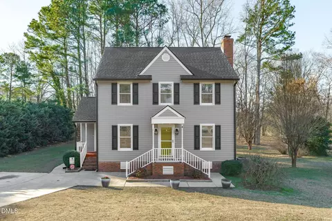 2044 Queen Charlotte Pl, Raleigh, NC 27610