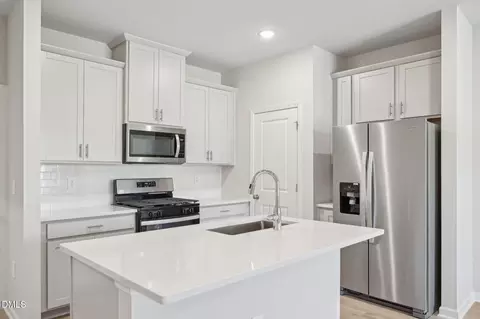 704 Southland Dr, Zebulon, NC 27597